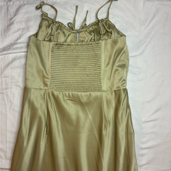 Ardene Women’s Light Green Satin Midi Dress Size Medium - Picture 7 of 10